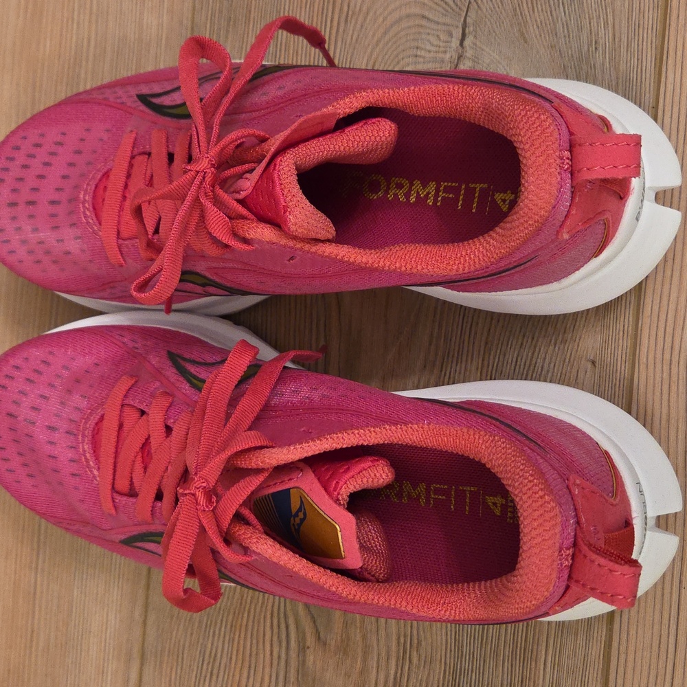 Saucony Women's Vibrant Pink Running Shoes Size 7 - Picture 4 of 7